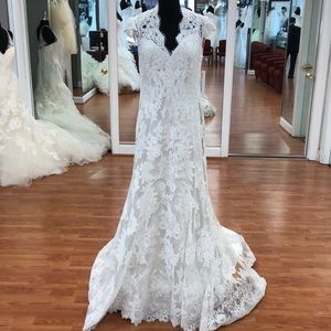 Ivory-cafe wedding dress with lace